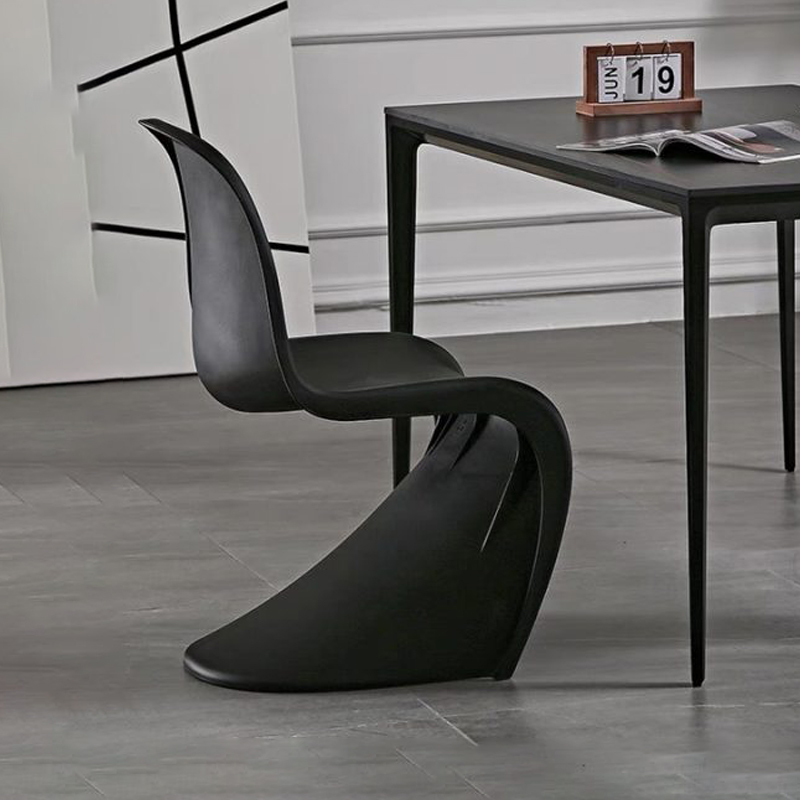 Ghế nhựa đúc nguyên khối M-PANTON đen